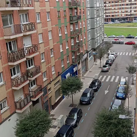 Apartment El Trasgu De Laviada A 300m Playa, Puerto, Acuario Gijon